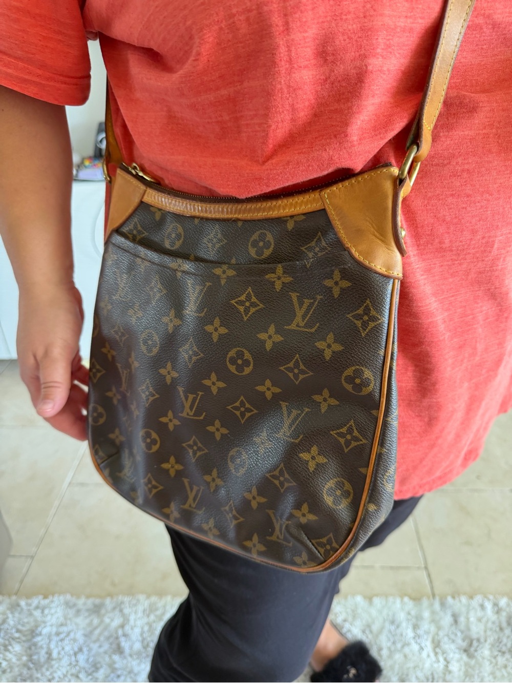 Louis Vuitton Monogram Crossbody in Brown & Tan Leather Trim - Picture 3 of 16